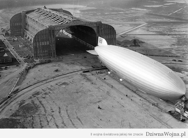 Hindenburg w hangarze U.S. Navy w Lakehurst (New Jersey). 9 maja 1936
