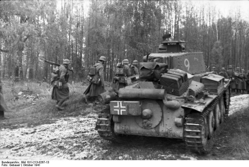 Operation Barbarossa Army Group North enter  pine grove near Leningrad-Oct 1941